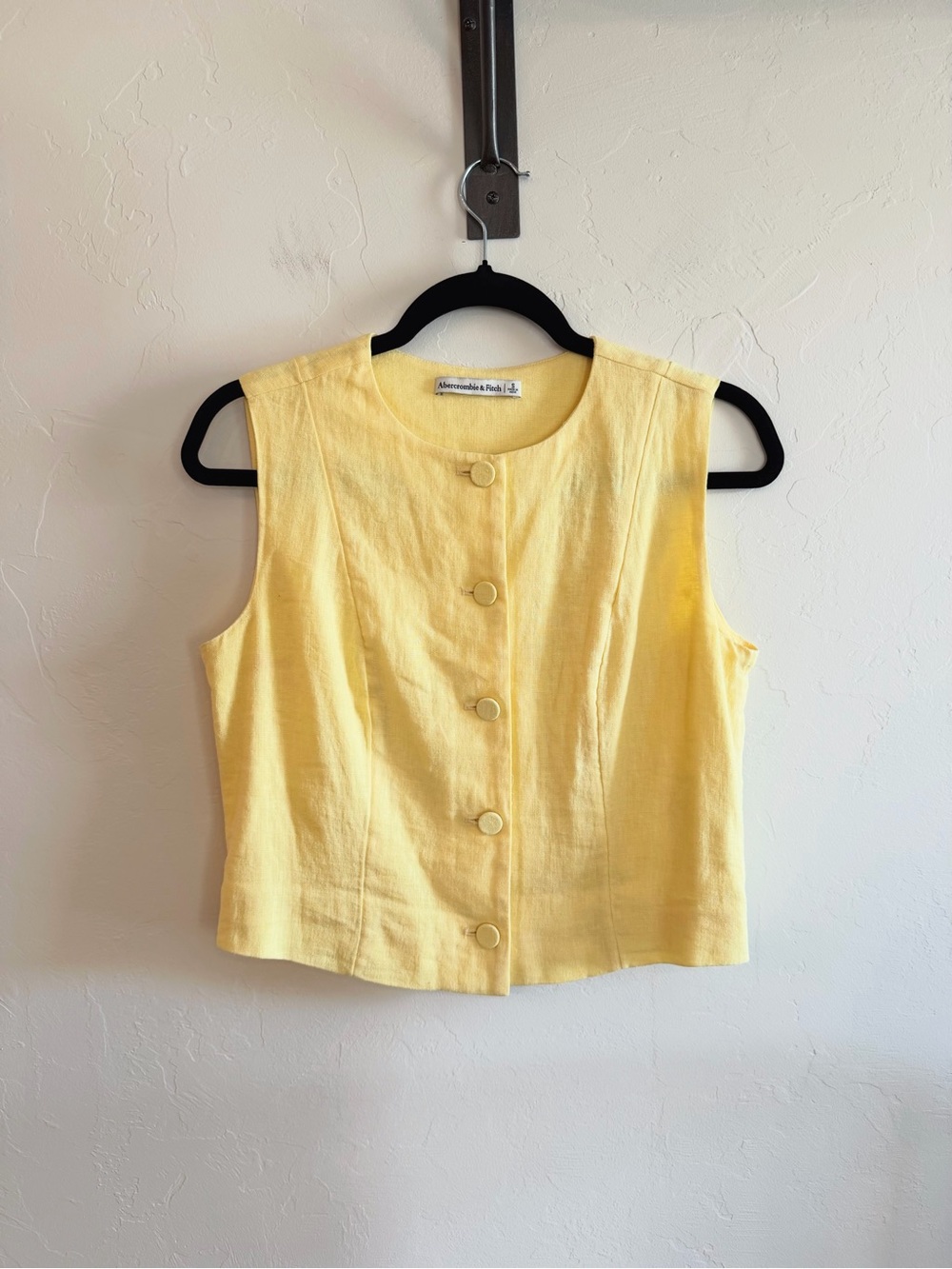 Abercrombie & Fitch Linen High-Neck Button-Down Cropped Tank